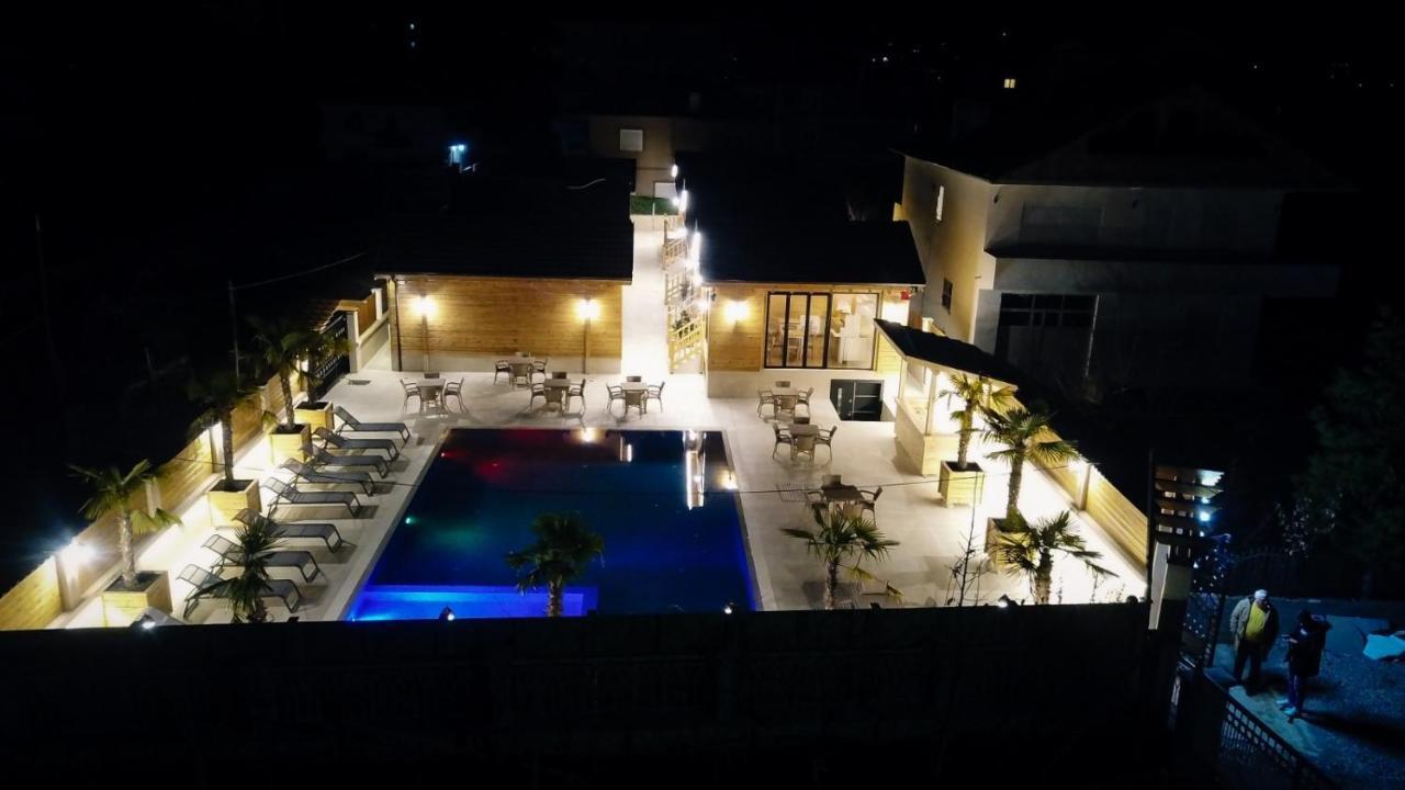 Bujtina Siar Hotel Pogradec Exterior photo