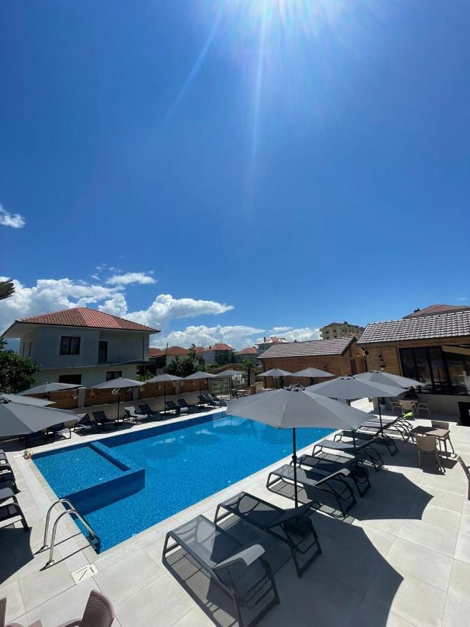 Bujtina Siar Hotel Pogradec Exterior photo