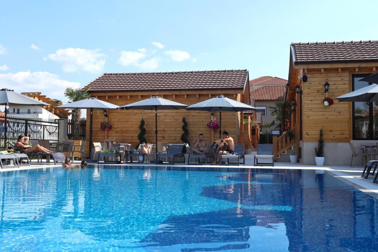 Bujtina Siar Hotel Pogradec Exterior photo