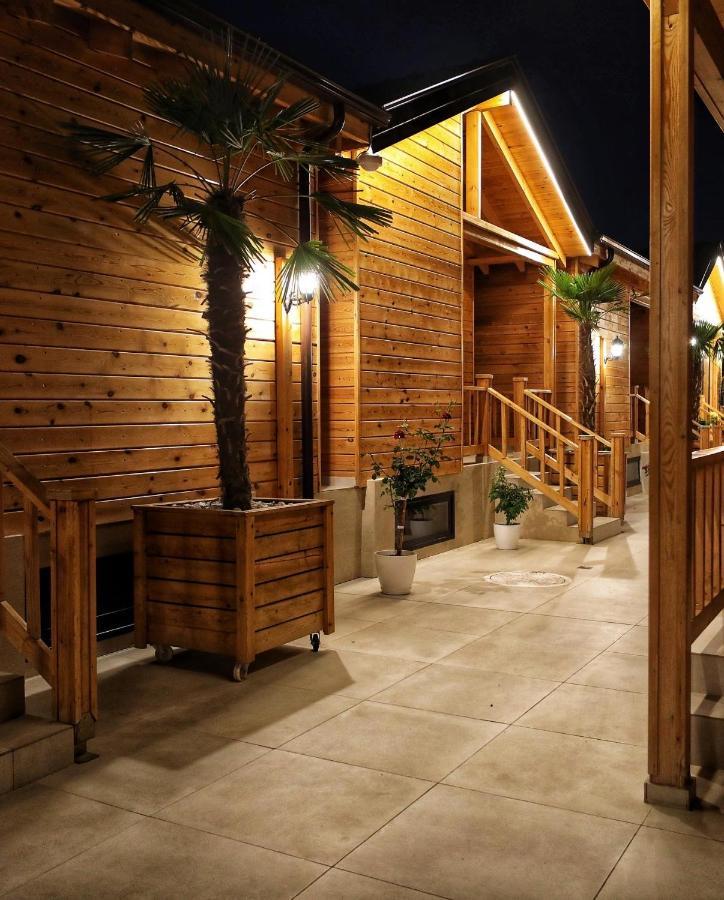 Bujtina Siar Hotel Pogradec Exterior photo