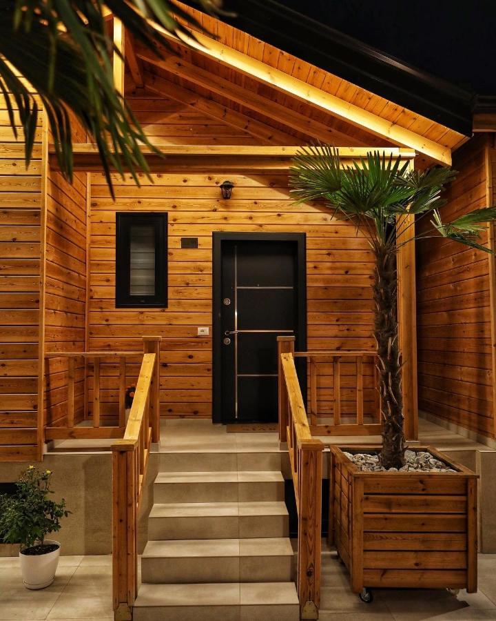 Bujtina Siar Hotel Pogradec Exterior photo