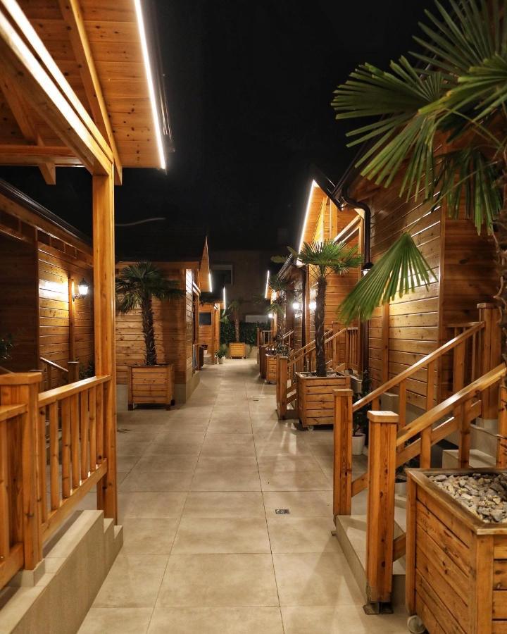 Bujtina Siar Hotel Pogradec Exterior photo